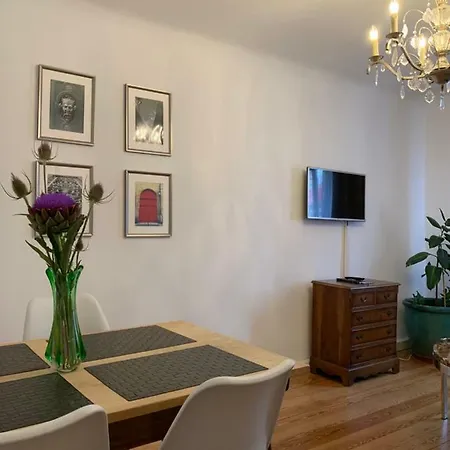 West Апартаменты